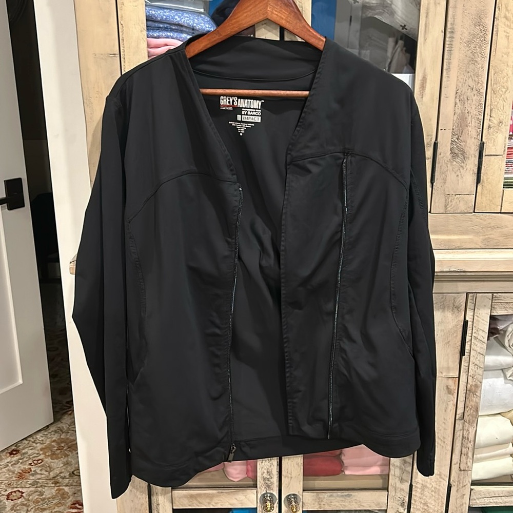 Grey’s Anatomy by Barco, black medium scrub jacket